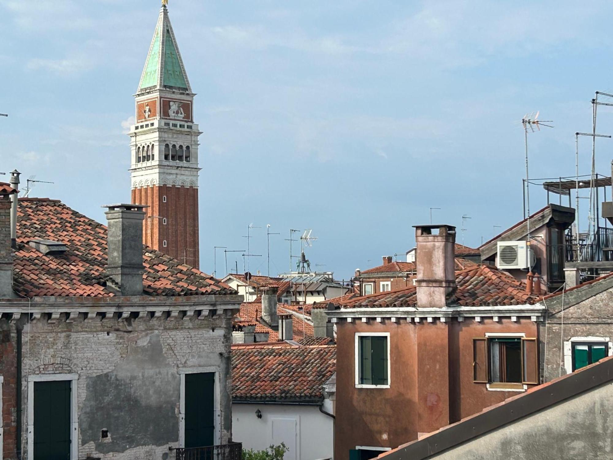 Emanuela'S Flat Lägenhet Venedig Exteriör bild